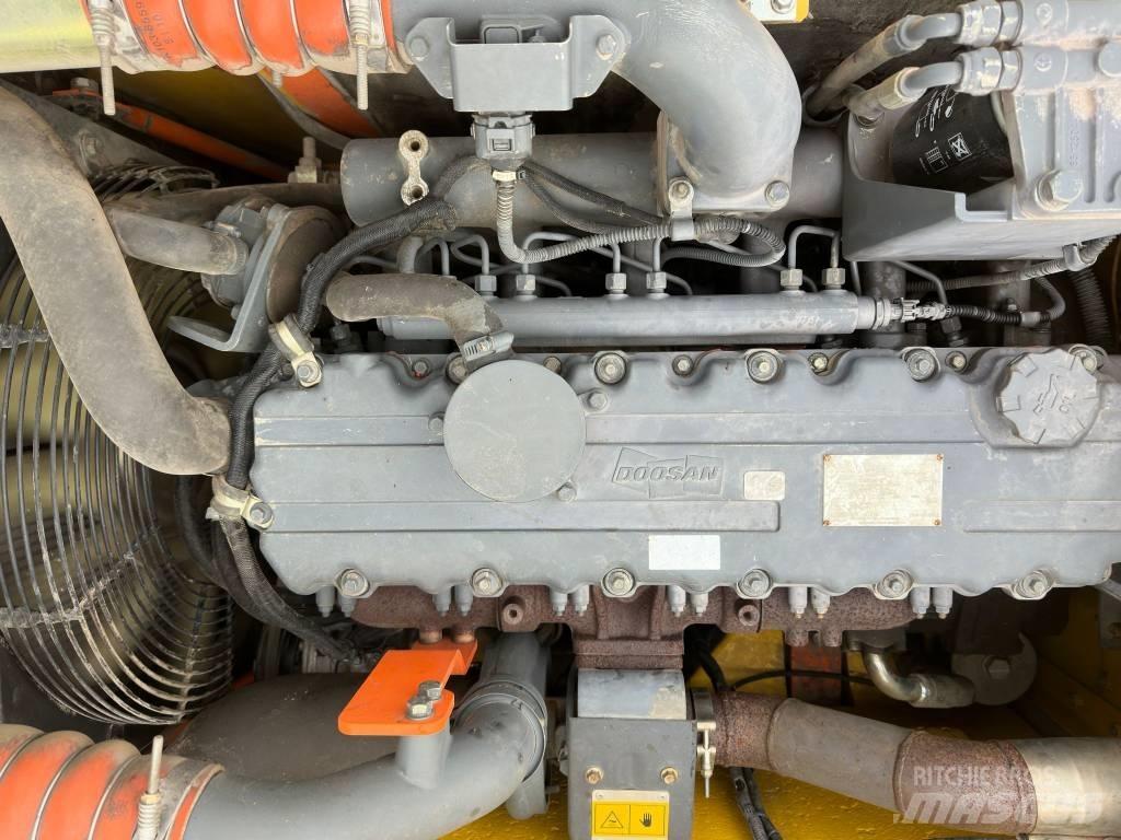 Doosan DX 160 WR Bageri točkaši