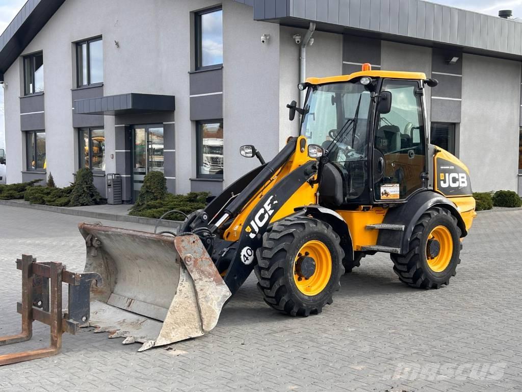 JCB 409 Poljoprivredni teleskopski utovarivači