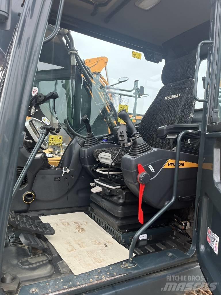 Hyundai HX 220 Bageri guseničari