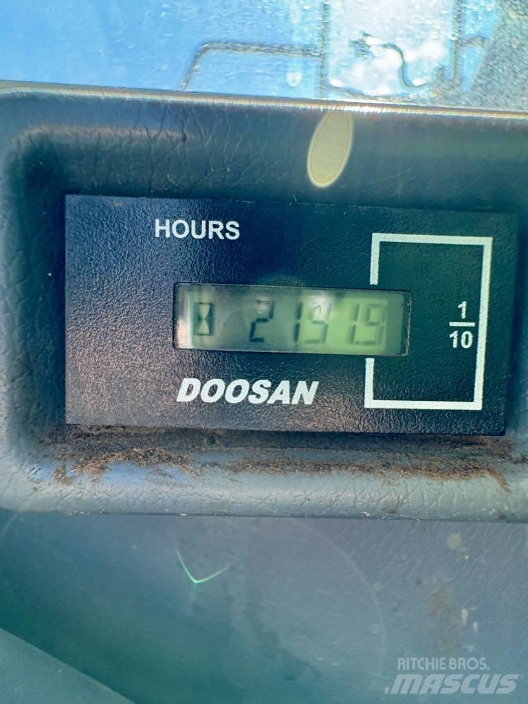 Doosan DX 140 LCR Bageri guseničari