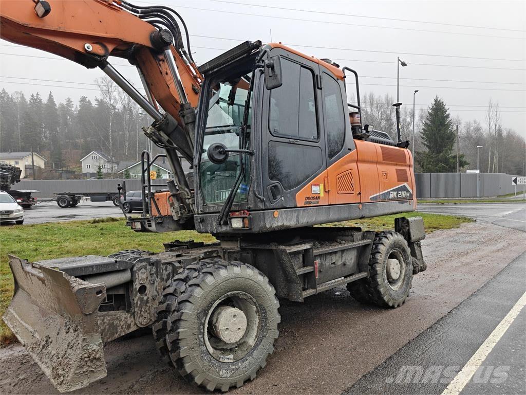 Doosan DX 210 W-7 Bageri točkaši