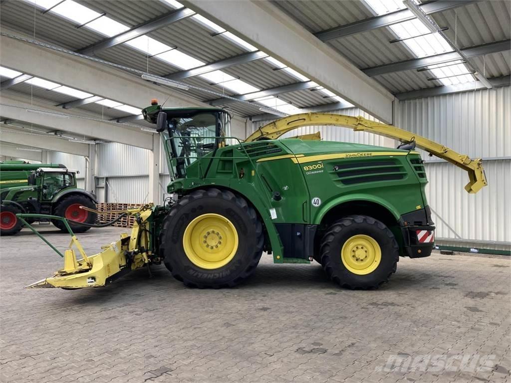 John Deere 8300 Mašine za stočnu hranu sa sopstvenim pogonom