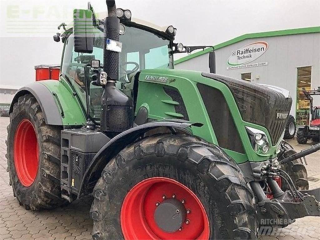 Fendt 828 vario s4 Traktori