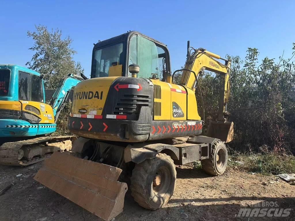 Hyundai R60W-7 Bageri guseničari