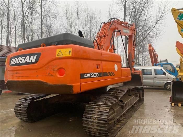 Doosan DX 300 Bageri guseničari