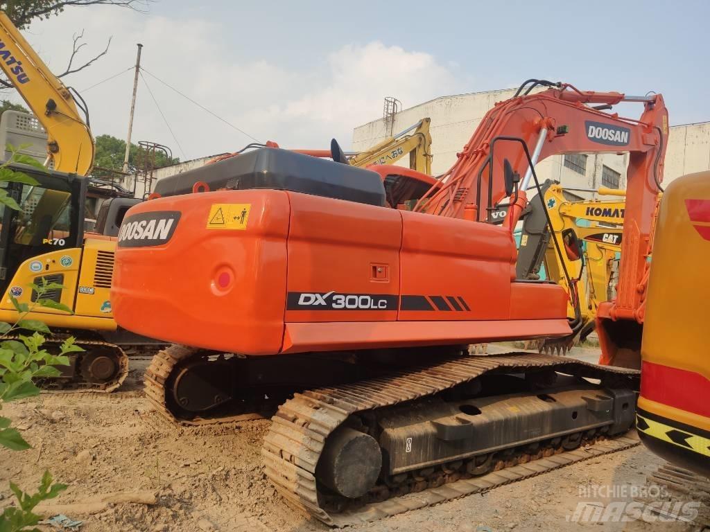 Doosan DX 300 Bageri guseničari