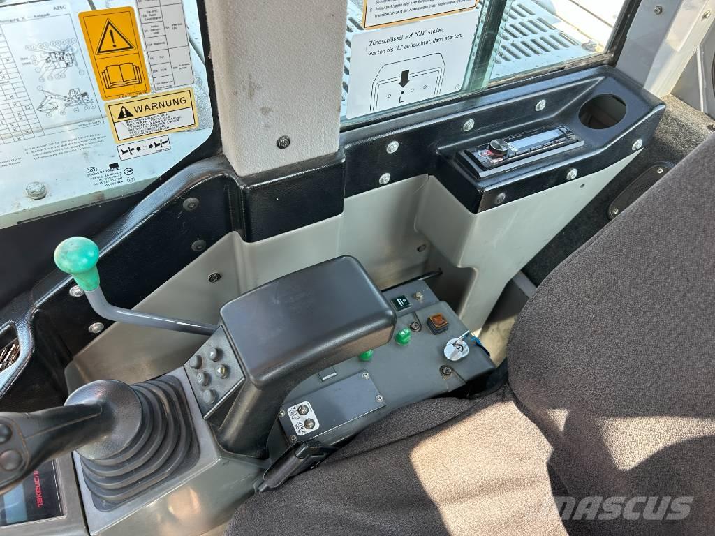 Takeuchi TB 1140 Bageri guseničari