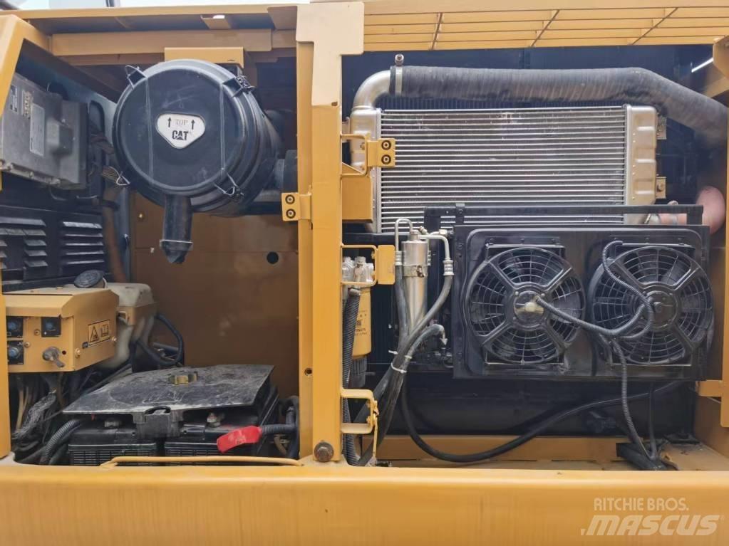 CAT 320 DL Bageri guseničari