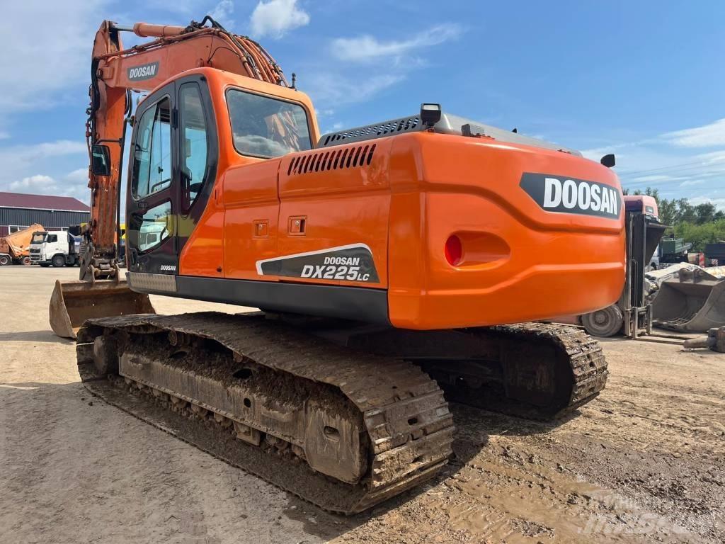 Doosan DX 225 LC Bageri guseničari