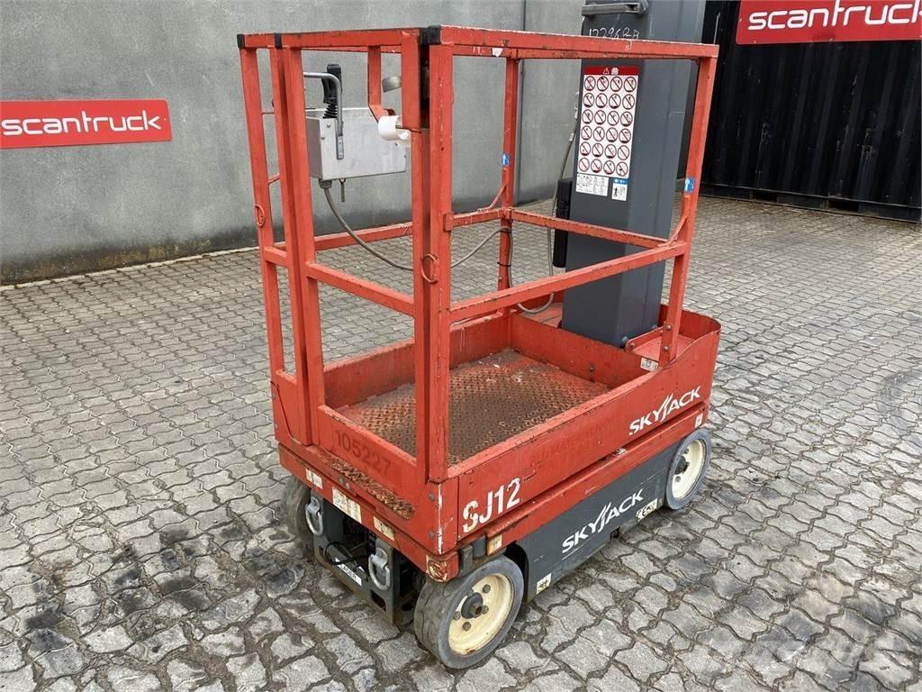 SkyJack SJ12 Jarbolne penjajuće platforme
