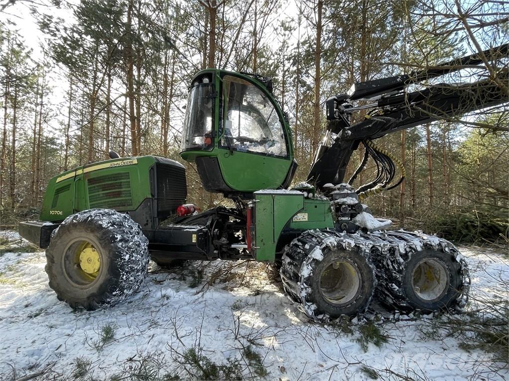John Deere 1070E Harversteri