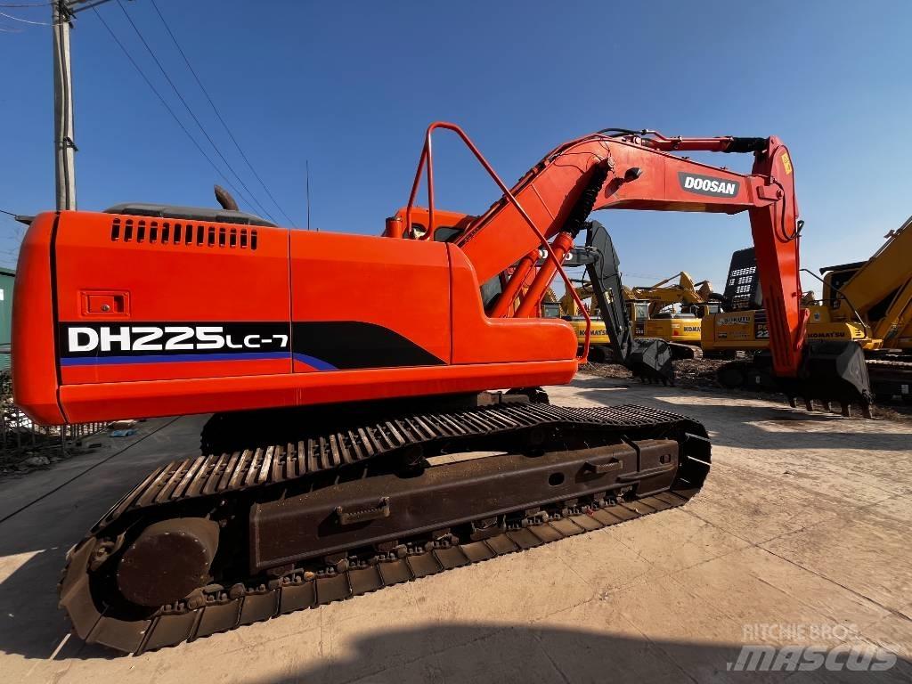 Doosan DH 225 LC-7 Bageri guseničari