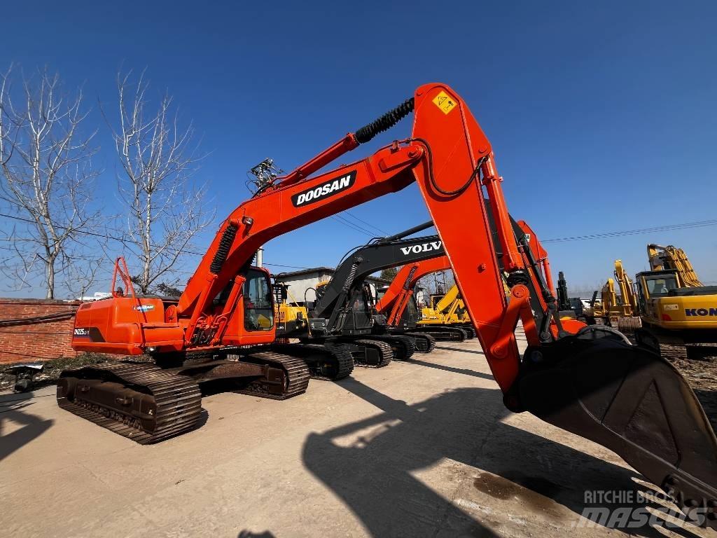 Doosan DH 225 LC-7 Bageri guseničari