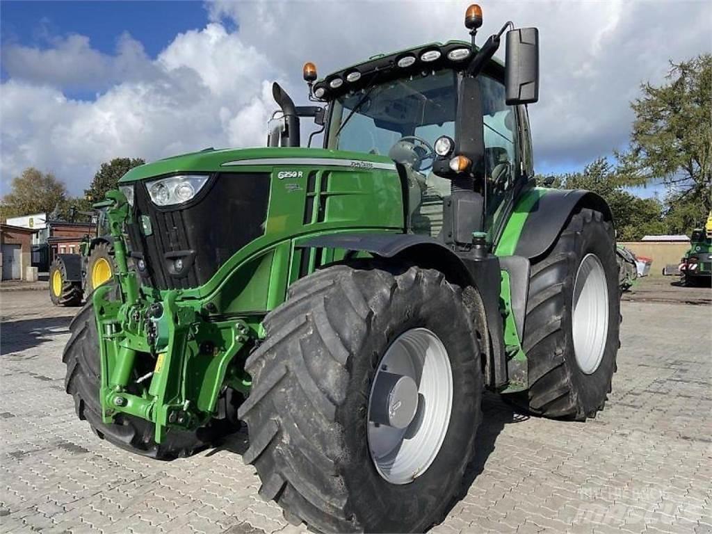 John Deere 6250R Traktori