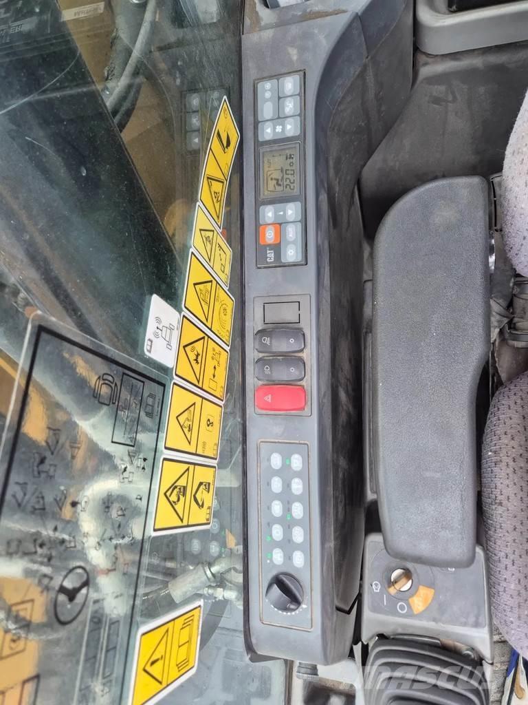 CAT M 318 F Bageri točkaši