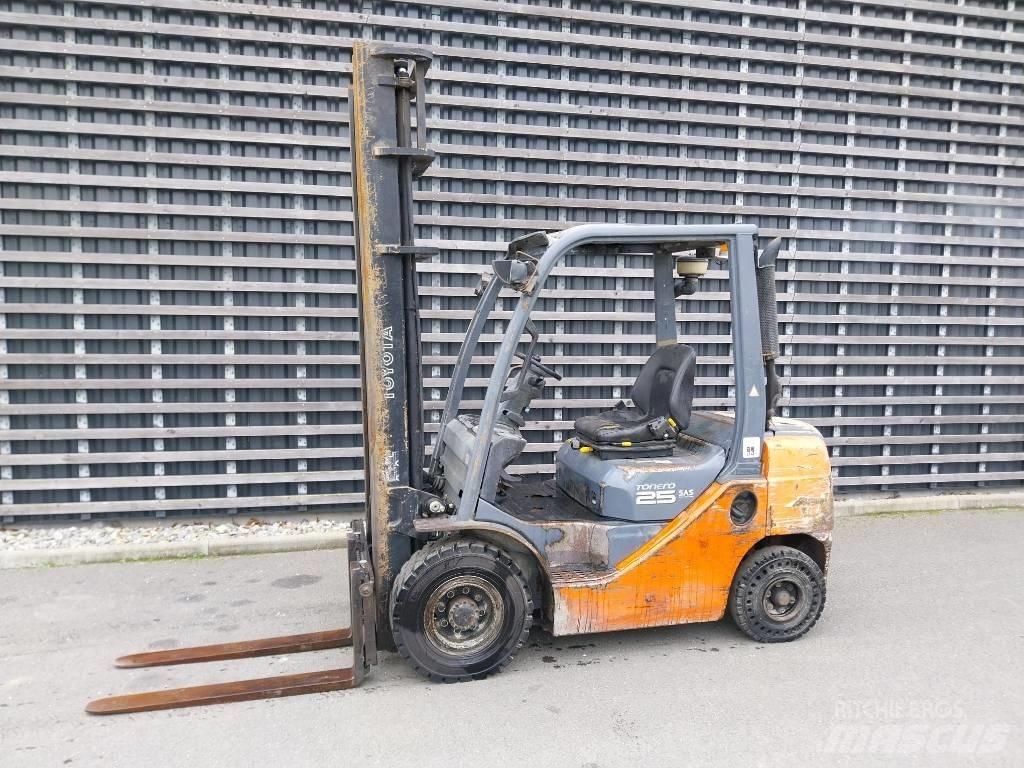 Toyota 25 Dizelski viljuškari