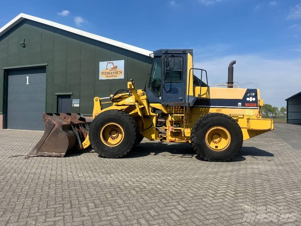 Komatsu WA 320-1 Utovarivači na točkove