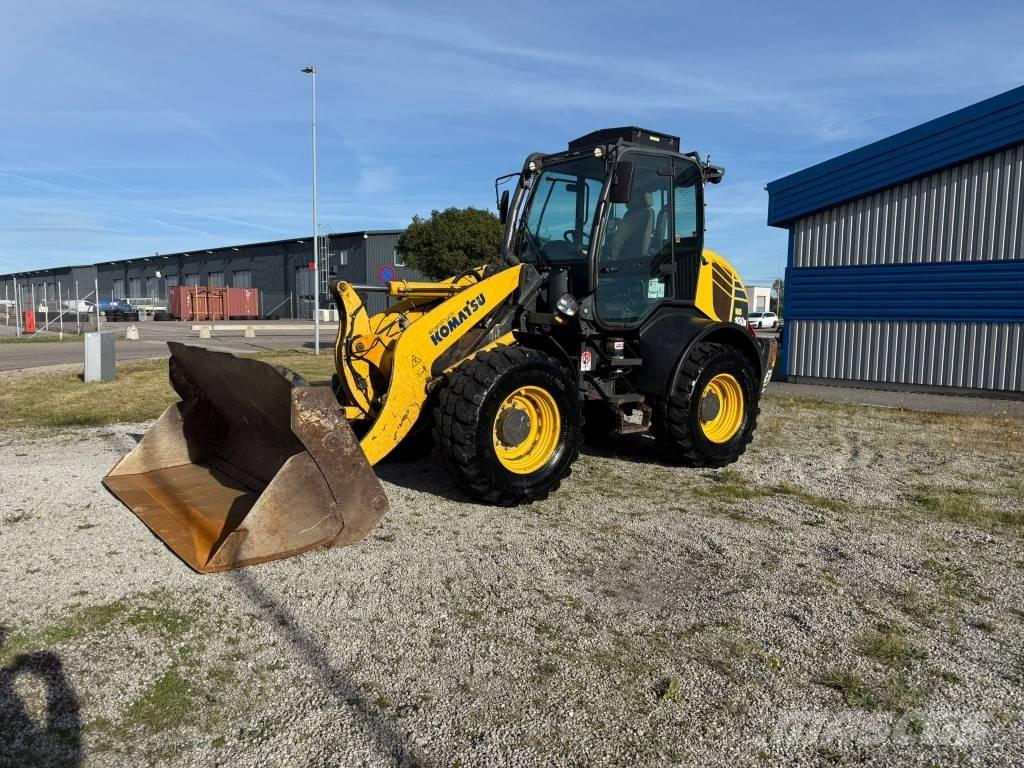 Komatsu WA 100M-7 Utovarivači na točkove