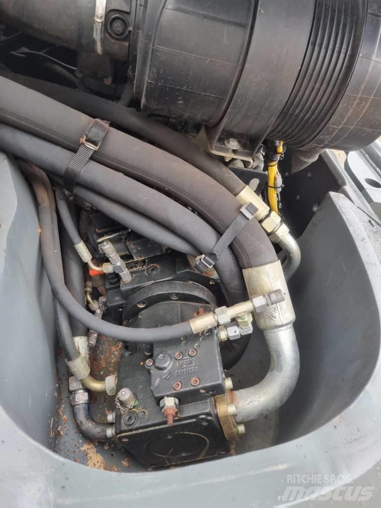 Liebherr L 526 Utovarivači na točkove