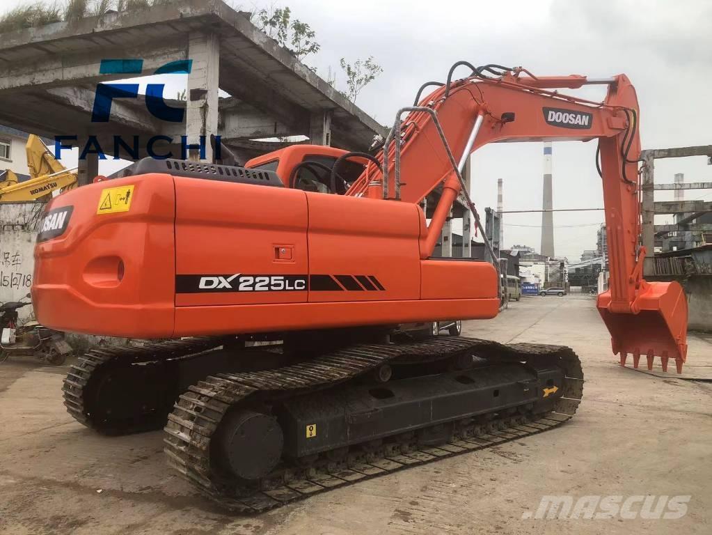 Doosan DX 225 LC Bageri guseničari