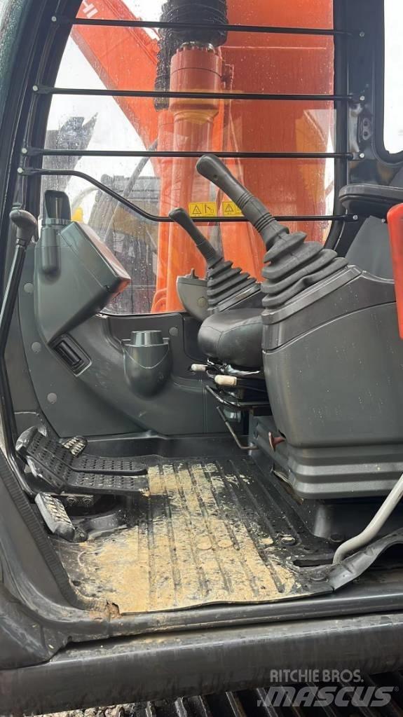 Hitachi ZX120 Bageri guseničari