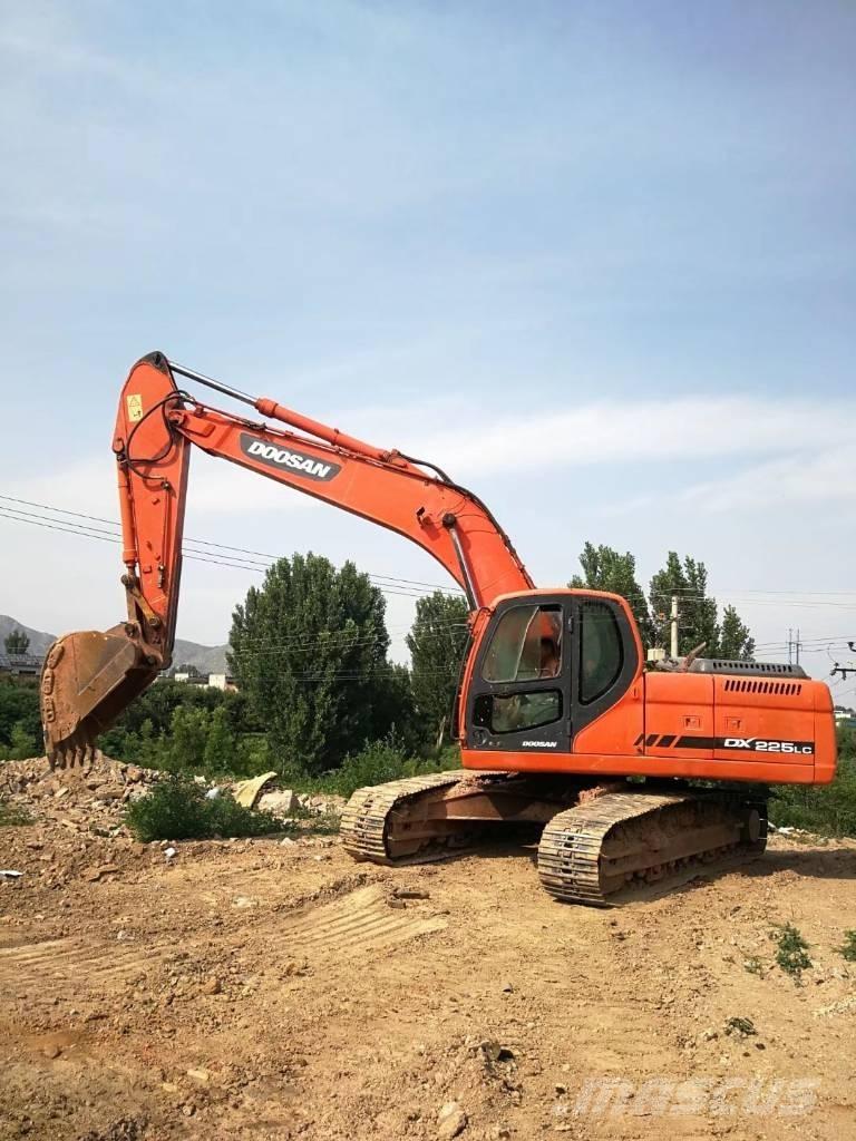 Doosan DX 225 Bageri guseničari