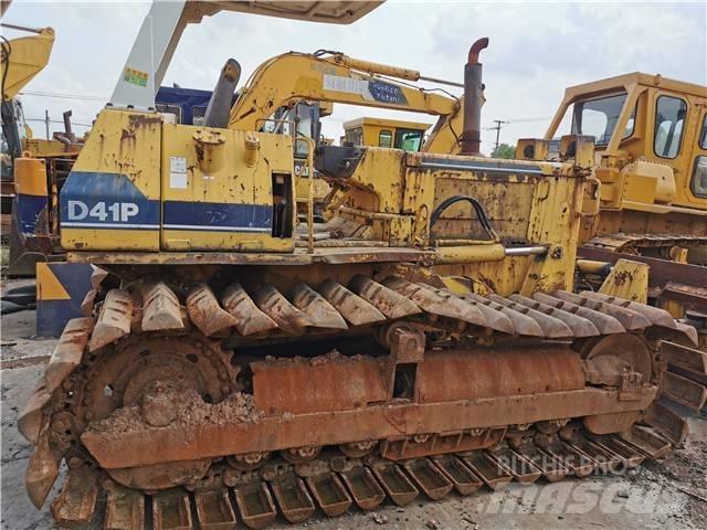 Komatsu D41P Buldožeri guseničari