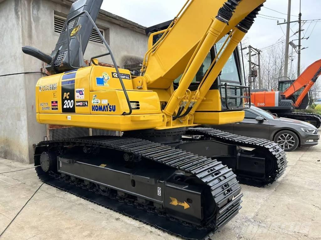 Komatsu 200 Bageri guseničari