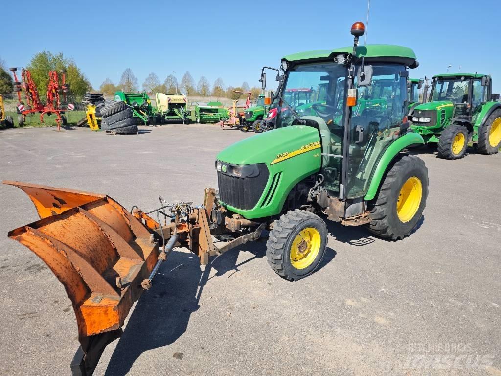John Deere 3720 Manji traktori