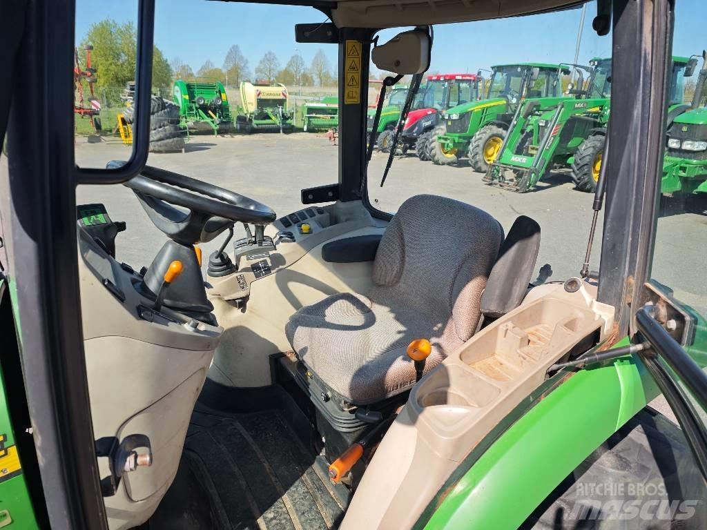 John Deere 3720 Manji traktori