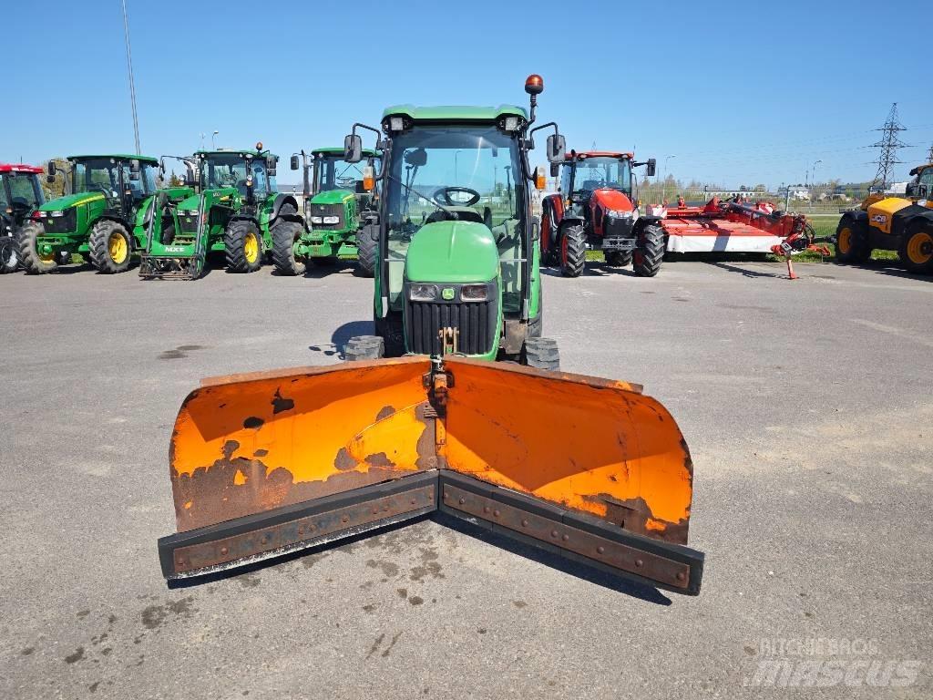 John Deere 3720 Manji traktori