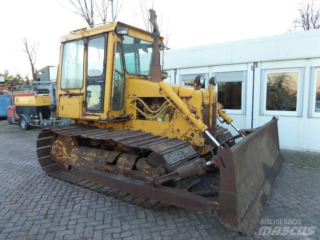 CAT D 4 E Buldožeri guseničari