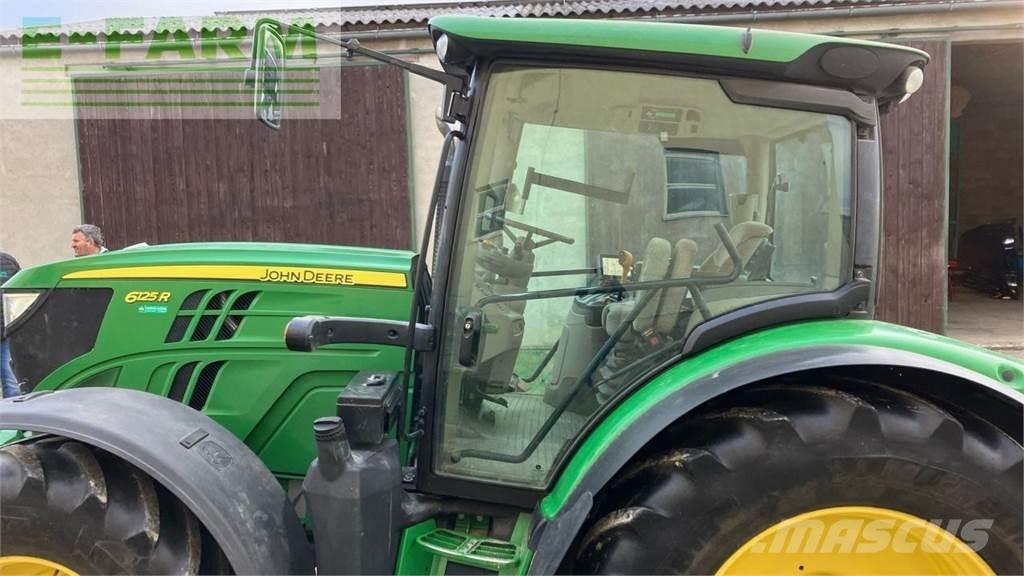 John Deere 6125R Traktori