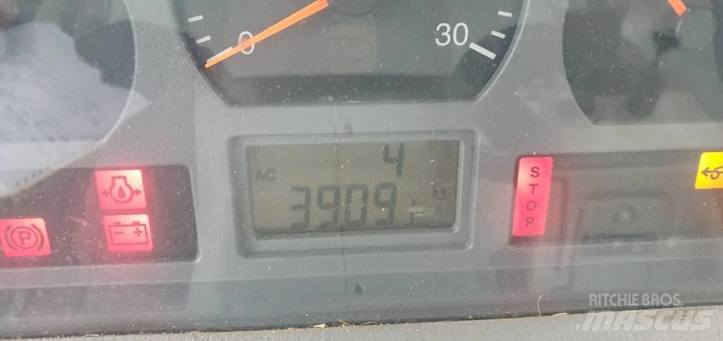 Valtra N 123 H5 Traktori