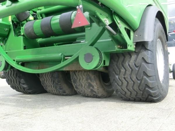 McHale Fusion 2 3 Prese/balirke za rolo bale