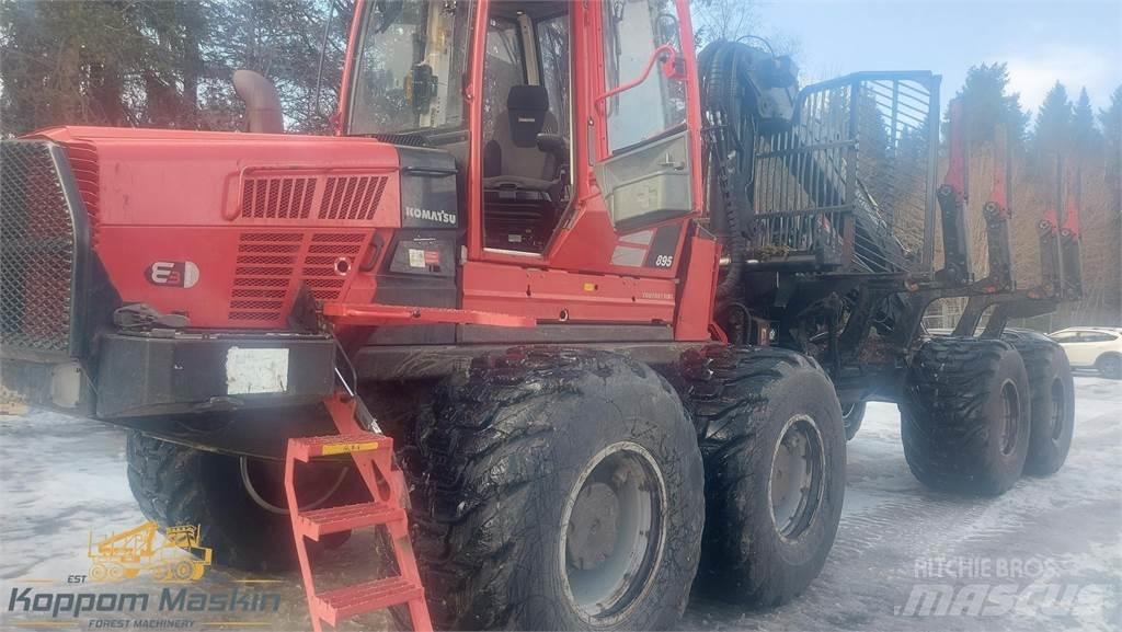Komatsu 895 Forvarderi