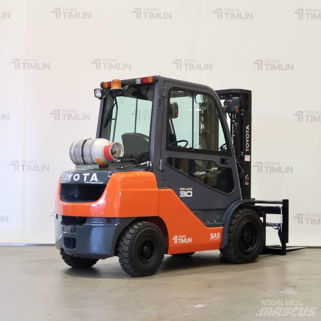 Toyota 02-8FGF30 Plinski viljuškari