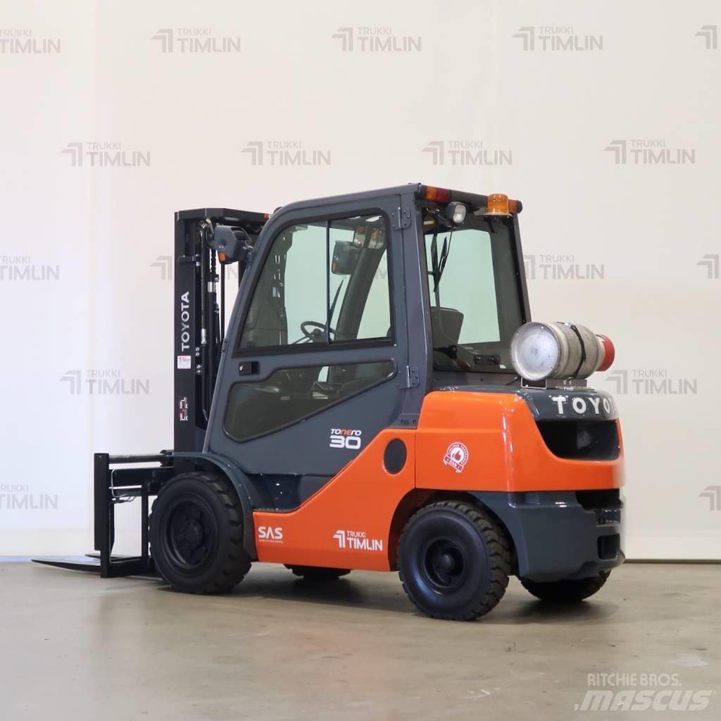 Toyota 02-8FGF30 Plinski viljuškari