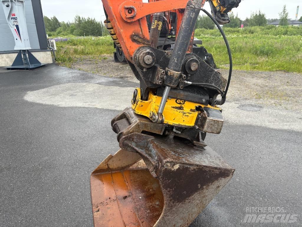 Hitachi ZX135US-3 Bageri guseničari