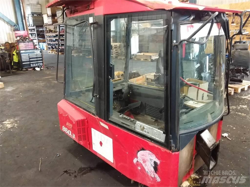 Valmet 860.3 Kabine i unutrašnjost