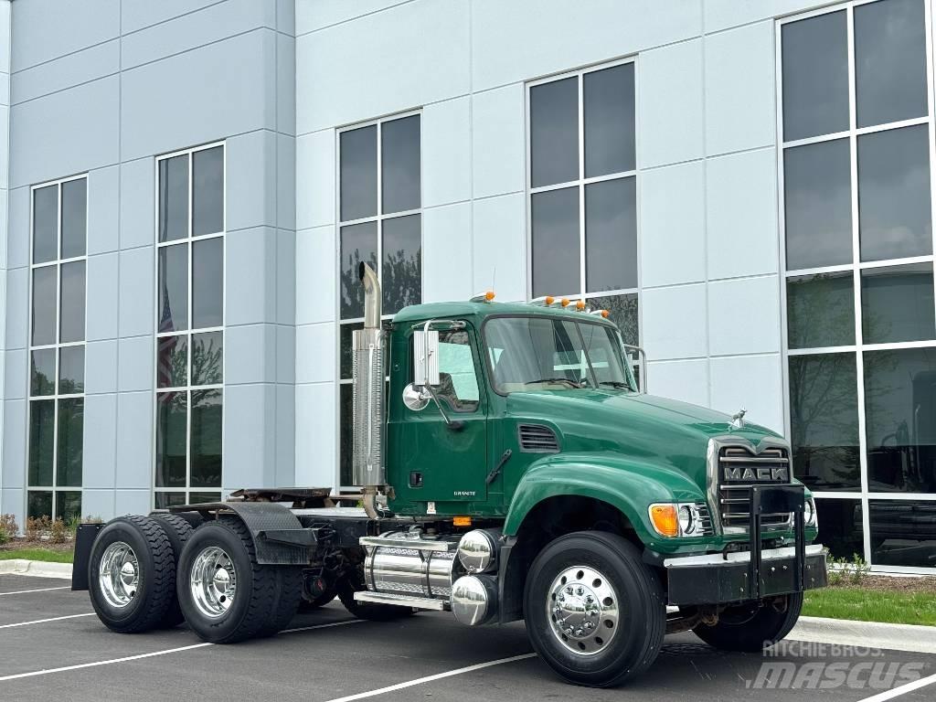 Mack Granite CV713 Tegljači