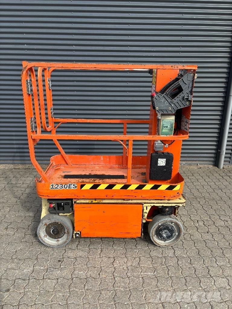 JLG 1230 ES Jarbolne penjajuće platforme