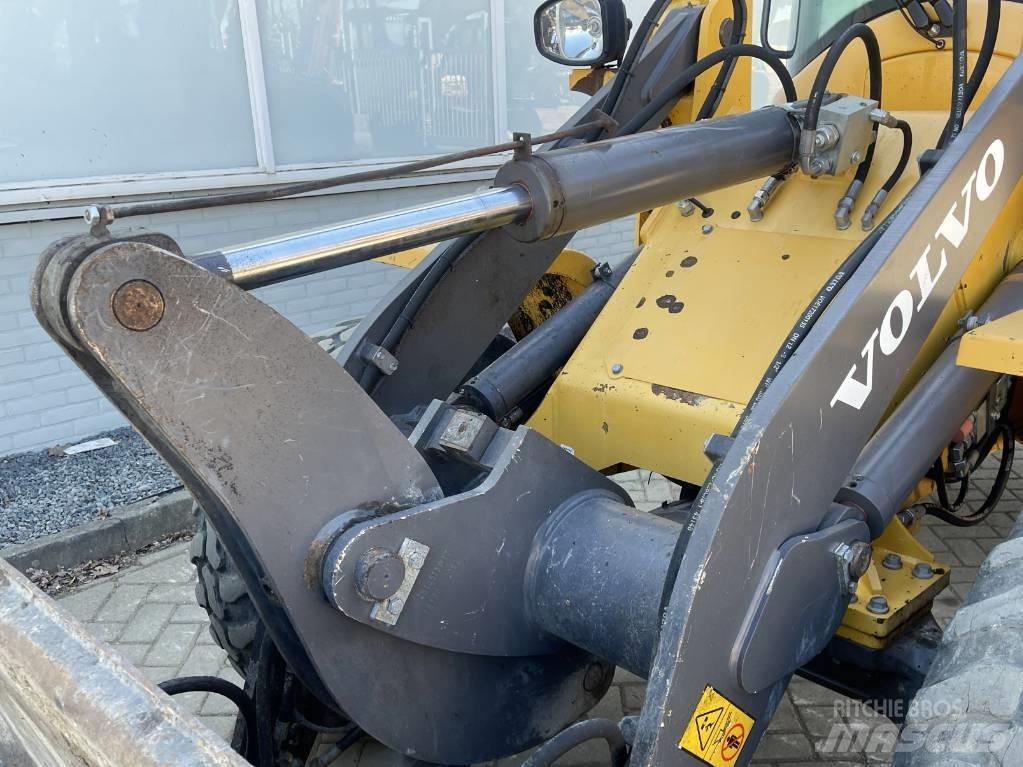 Volvo L 30 G     2018     CE Utovarivači na točkove