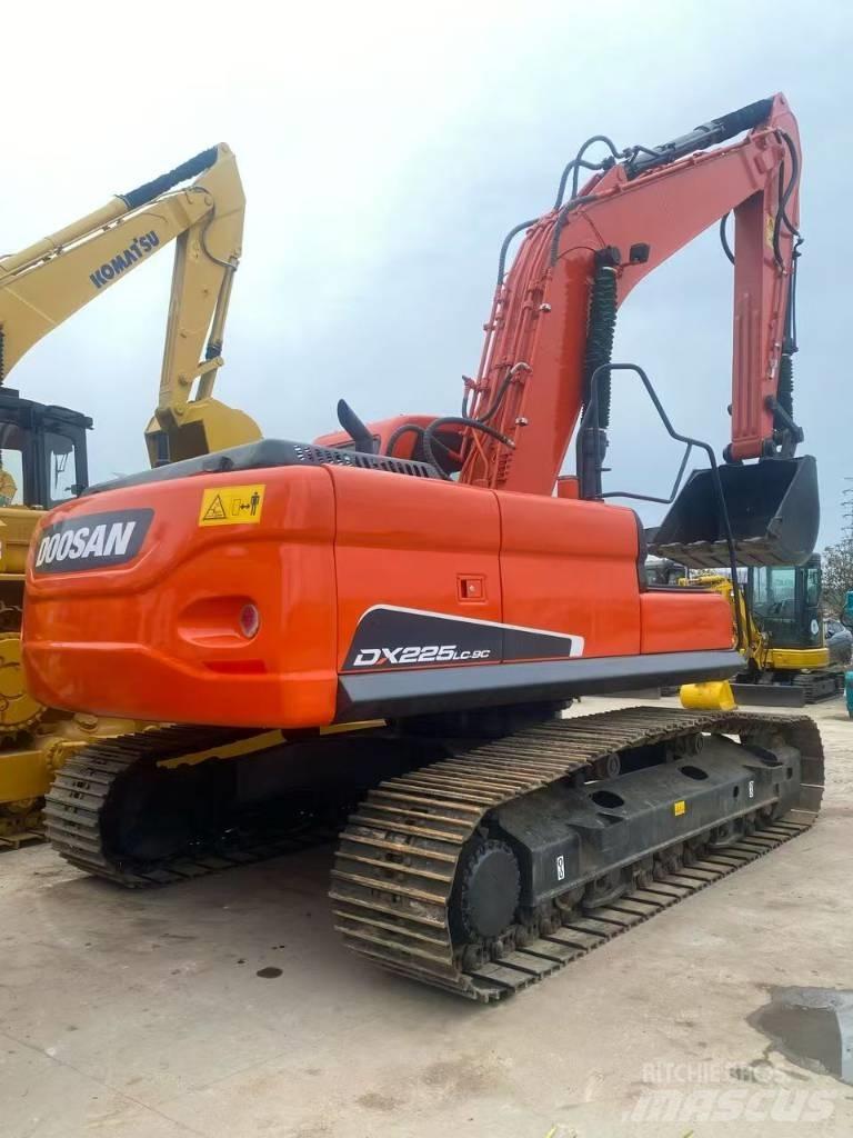 Doosan DX 225 LC Bageri guseničari