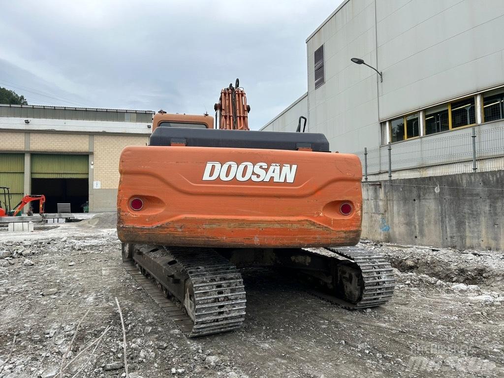 Doosan DX 255 LC Bageri guseničari