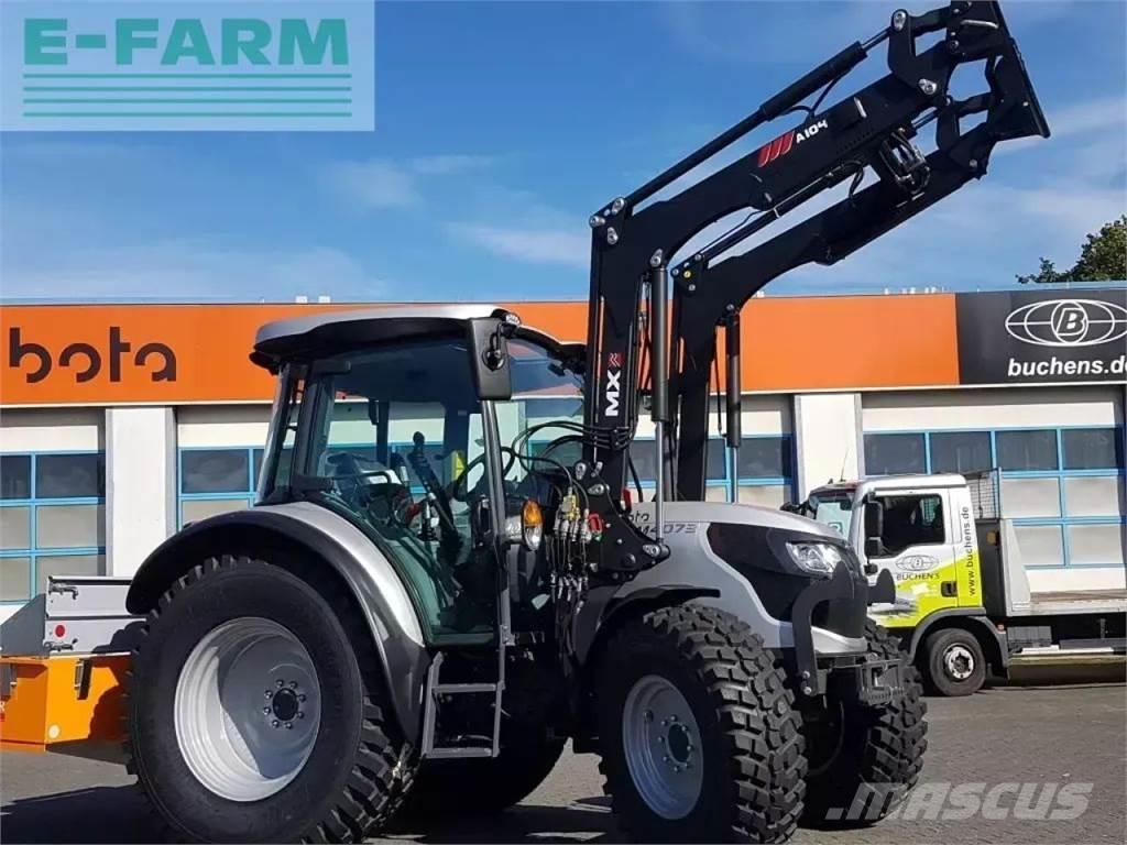Kubota m4073 cab Traktori