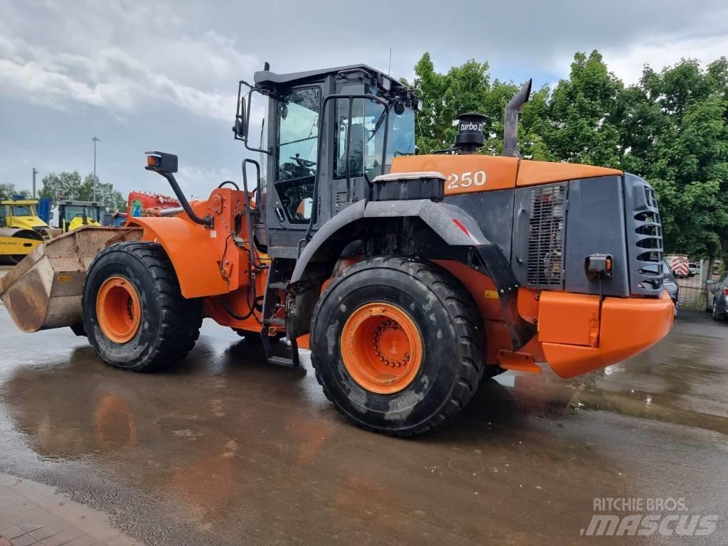 Hitachi ZW 250 Utovarivači na točkove
