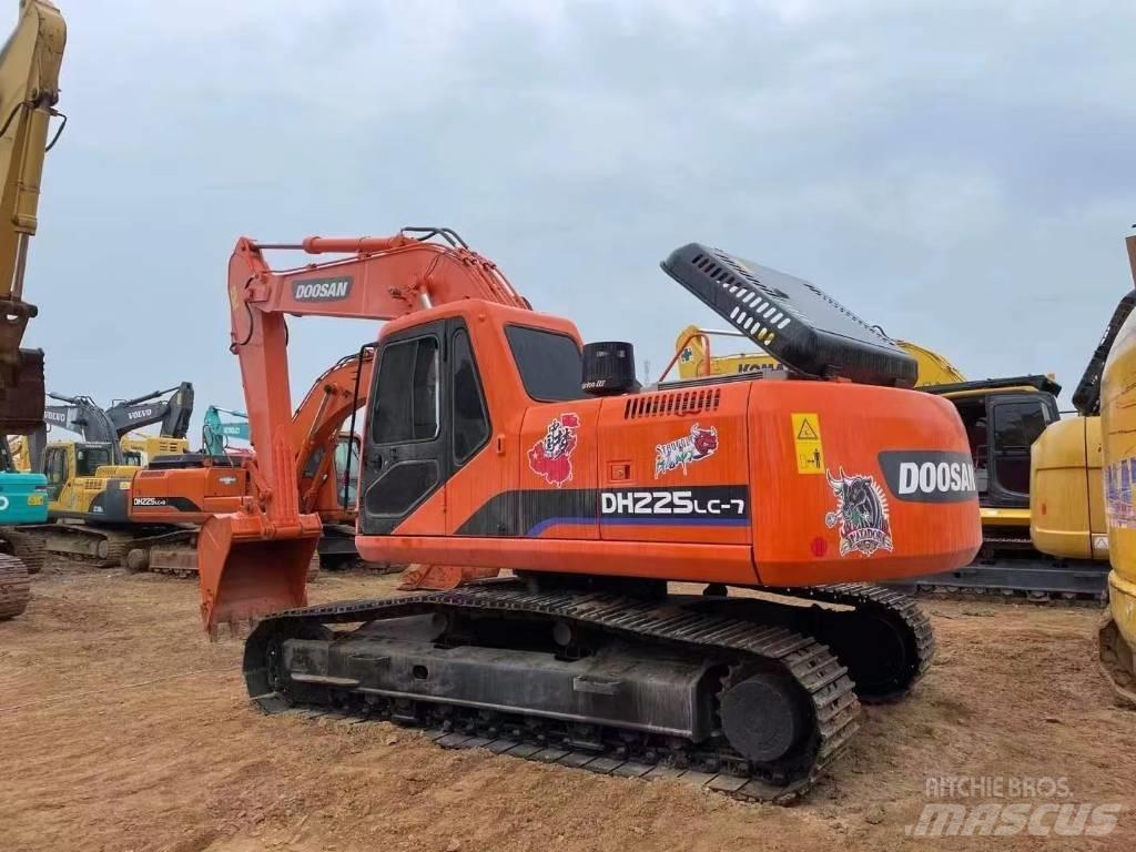 Doosan 225-7 Bageri guseničari