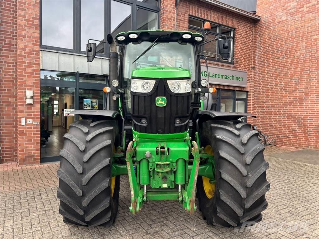 John Deere 6210R Traktori