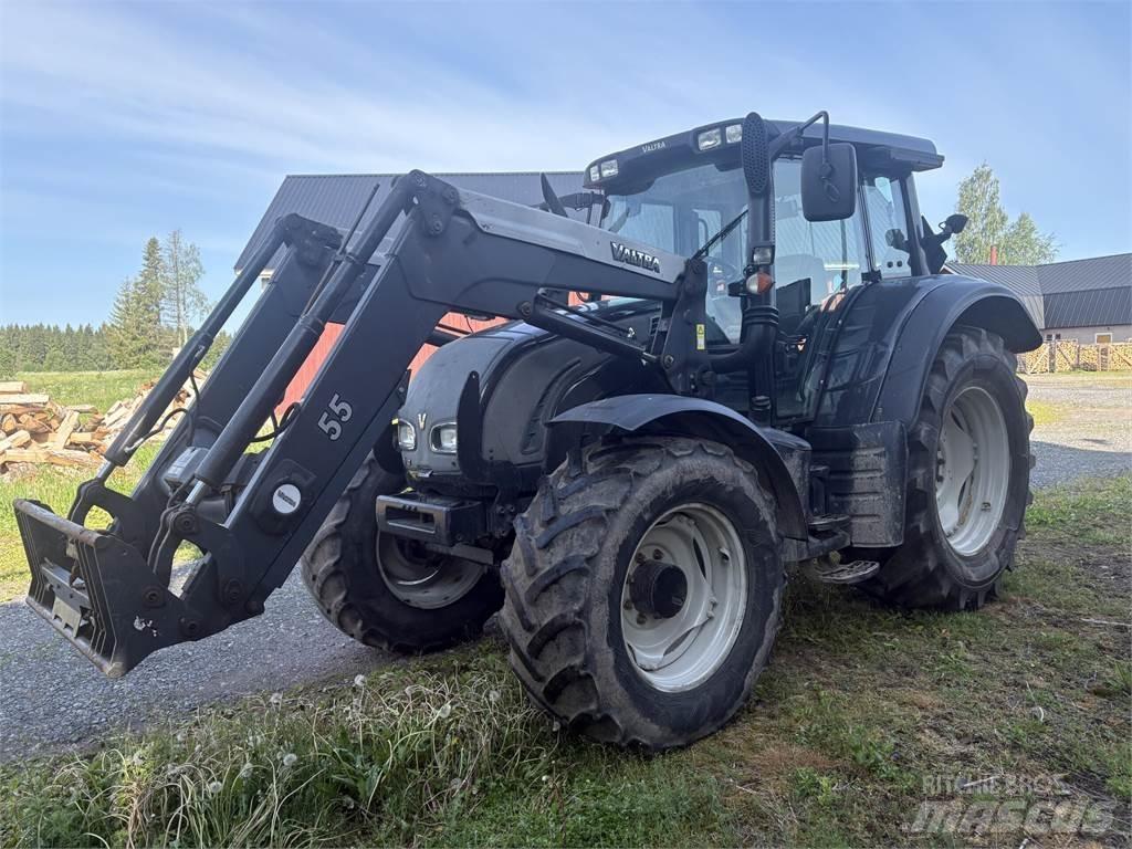 Valtra N122 Traktori